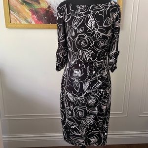Karl Lagerfeld / NEW Lovely Flattering Ruched Dress Sz 6